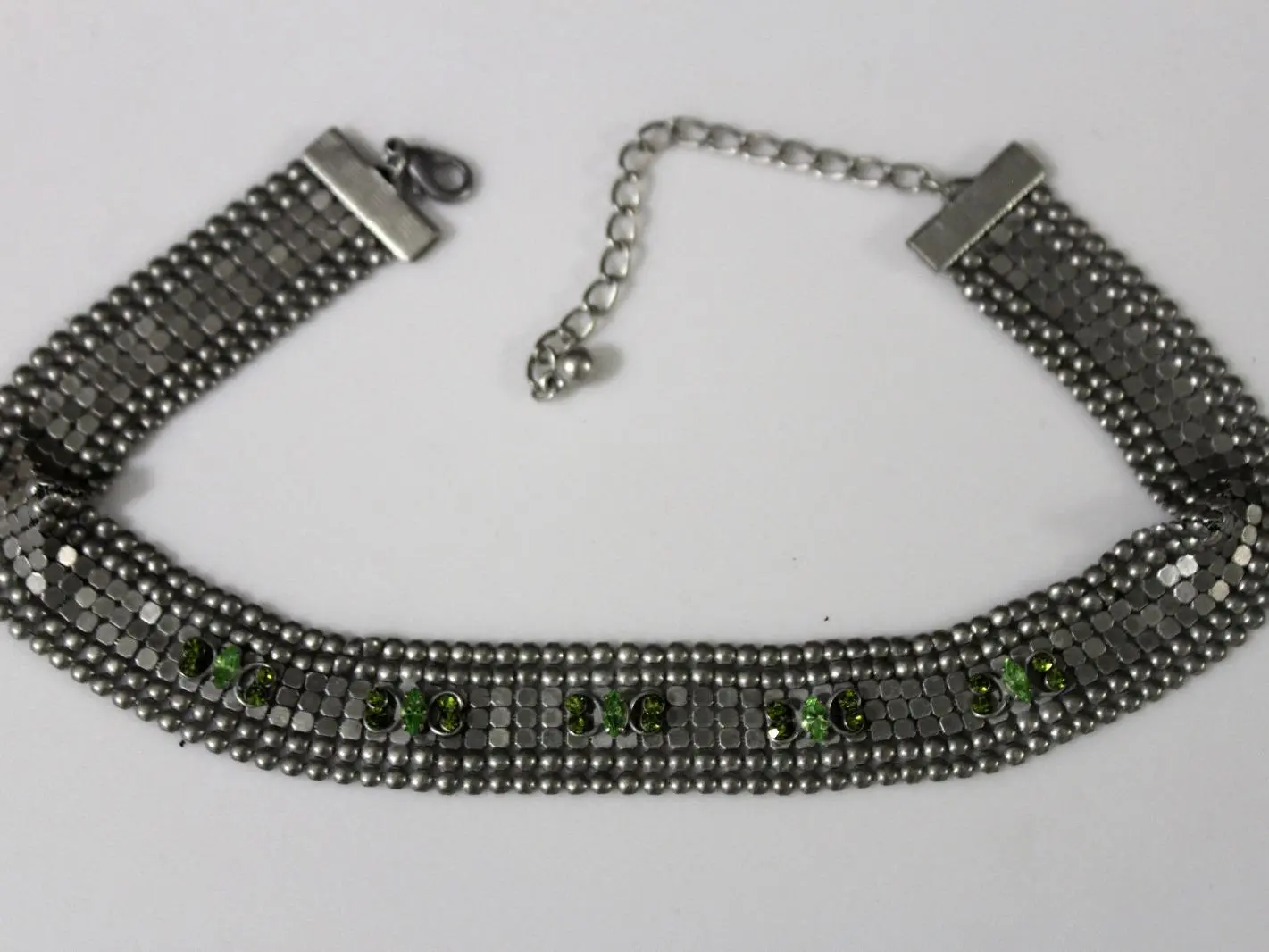 NEW Women’s Silver Tone Mesh Choker Necklace With Green Rhinestone Accents, Narrow Adjustable 13-15 2/3 in Collar Band Fashion Jewelry   WN9