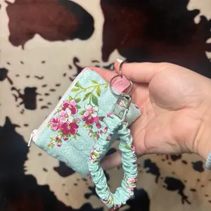 Scrunchie Keychain with Compact Coin Purse, Design-Focused Practical Casual Fashion Accessory