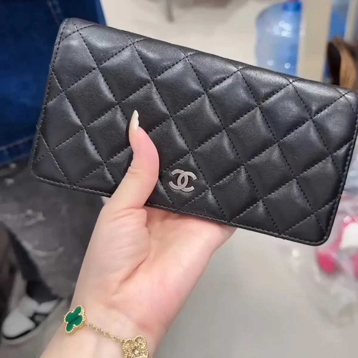 Pre-owned CHANEL Authentic 2559 Luxury Long Zipper Clutch Wallet Black Quilted Lambskin, CC Logo, for Everyday Use