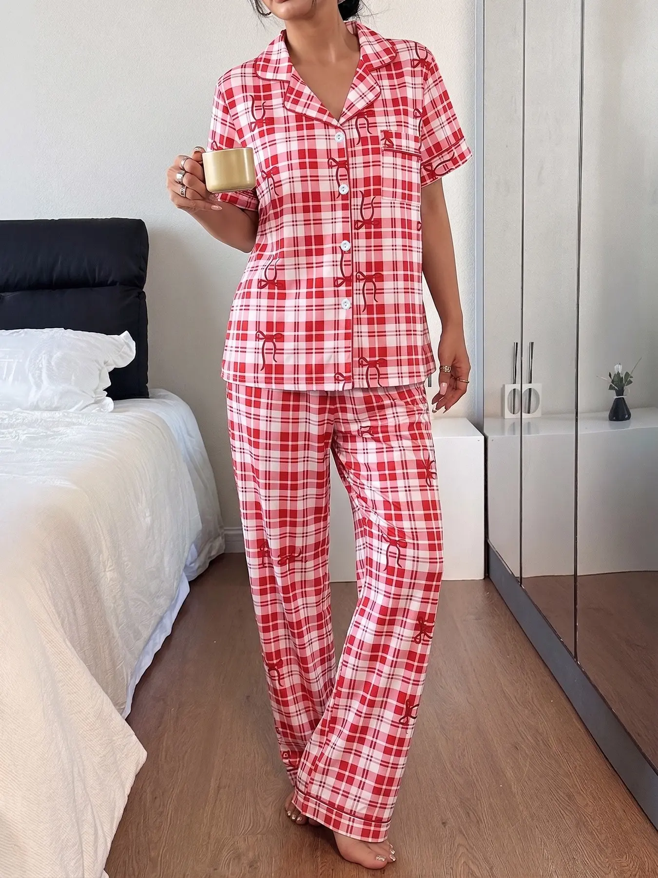 Women's 2-Piece Sweet Red & Pink Plaid Bow Print Pajama Set, Pjs, Pyjamas, Casual Pajamas Outfit, Preppy Style Loungewear, Short Sleeve Top with Pocket & Elastic Waist Pants, Soft Comfortable All-Season Casual Sleepwear