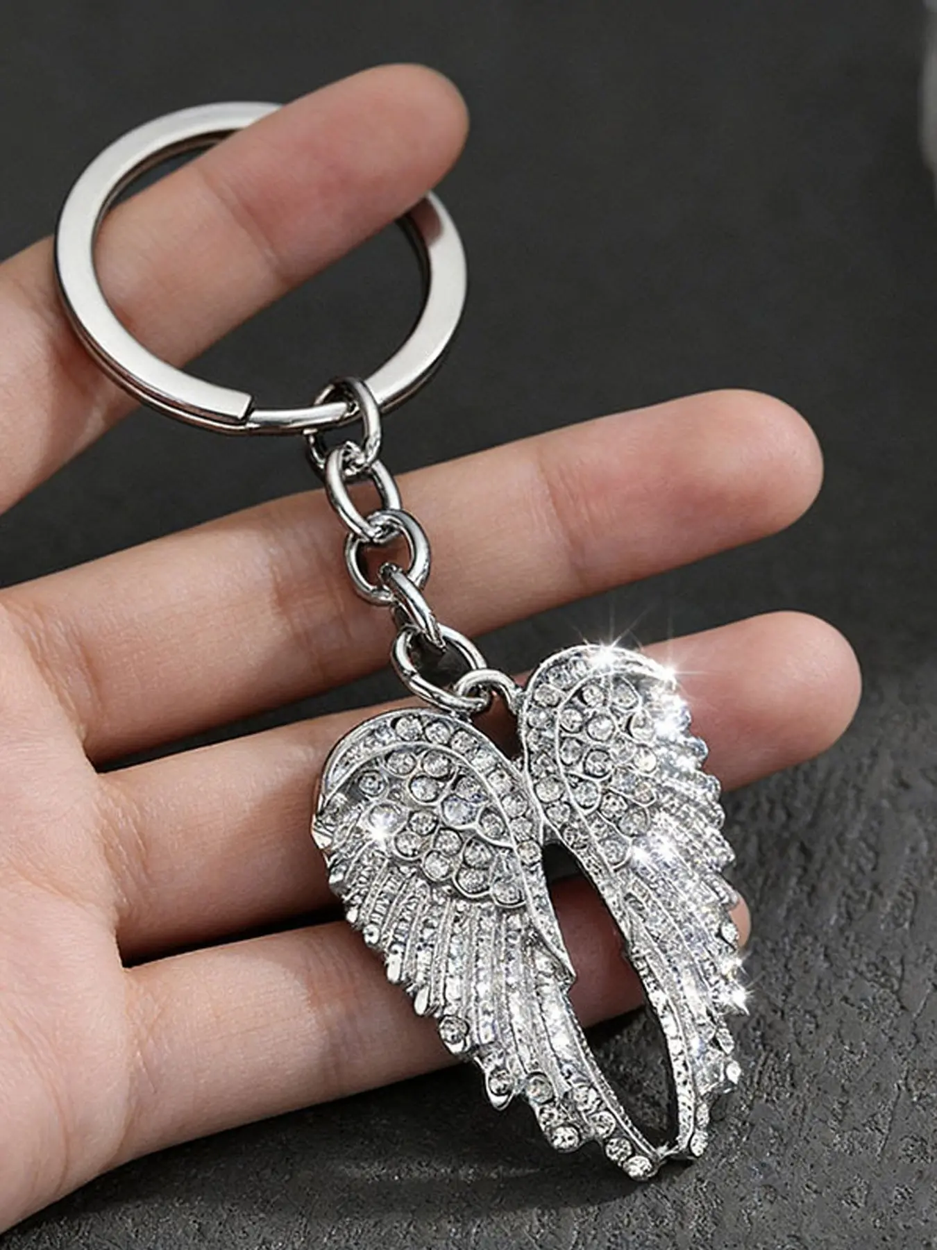 Angel Wings Keychain, Keychain Jewelry - Shiny Angel Wings Keyring, Enamel Angel Wings Pendant Keychain, Rivet Design, Durable Metal Wings Accessory, Suitable For Both Men And Women, Couple's Daily Gift, Wings Keychain Accessory, Stylish Keychain