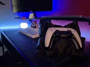 Pillow Controller Stand