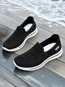 Men's Solid Color Slip-On Casual Sports Shoes, Lightweight Soft Sole, Low Top Breathable Fitness Shoes, Simple Design, Daily Wear