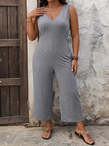 Plus Size V Neck Wide Leg Jumpsuit, Sleeveless Hooded Pocket Design, Comfortable Loose Fit Outdoor Women's Clothing, Casual Daily Wear
