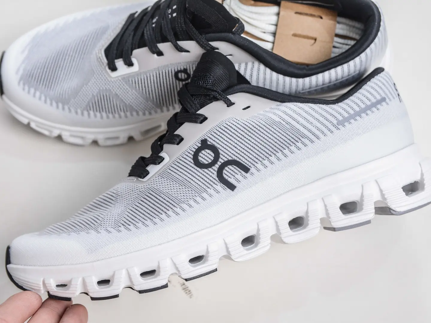 White-gray Vertical Striped Mesh Hollow Running Shoes, Crisp Versatile Light Tones Fit Daily Commute And Minimalist Outfits