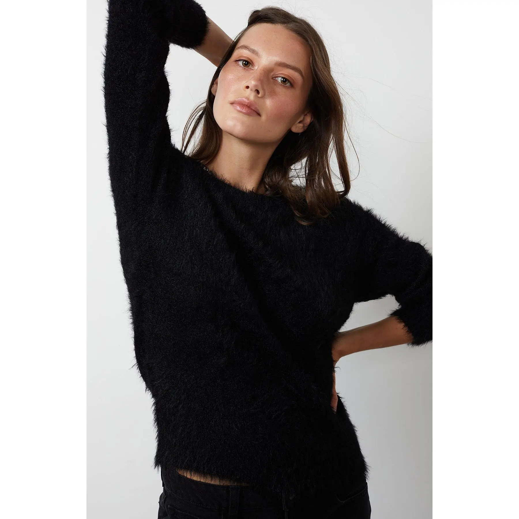 ELLE FEATHERED YARN CROPPED CARDIGAN