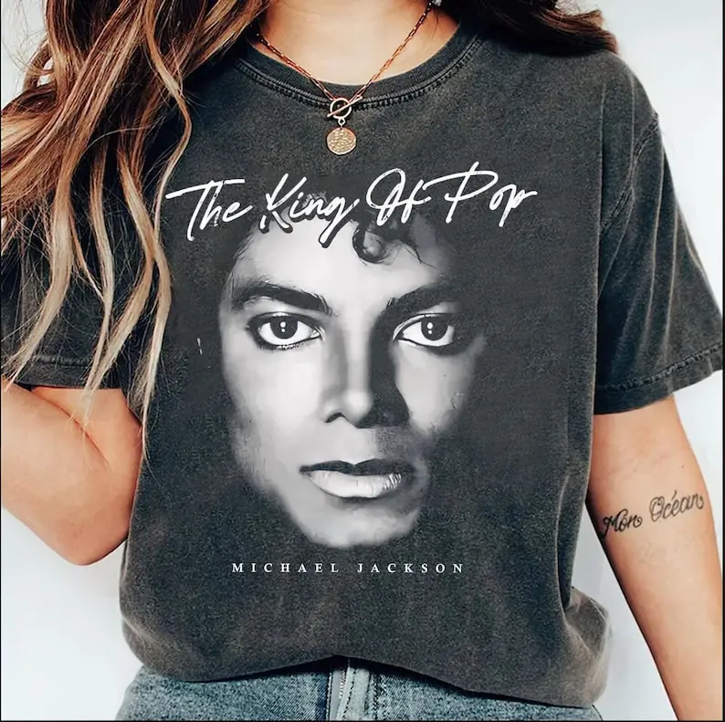 The King Of Pop Shirt, Michael Jackson Shirt, Michael Jackson Glove Graphic T-Shirt, Michael Jackson T-Shirt