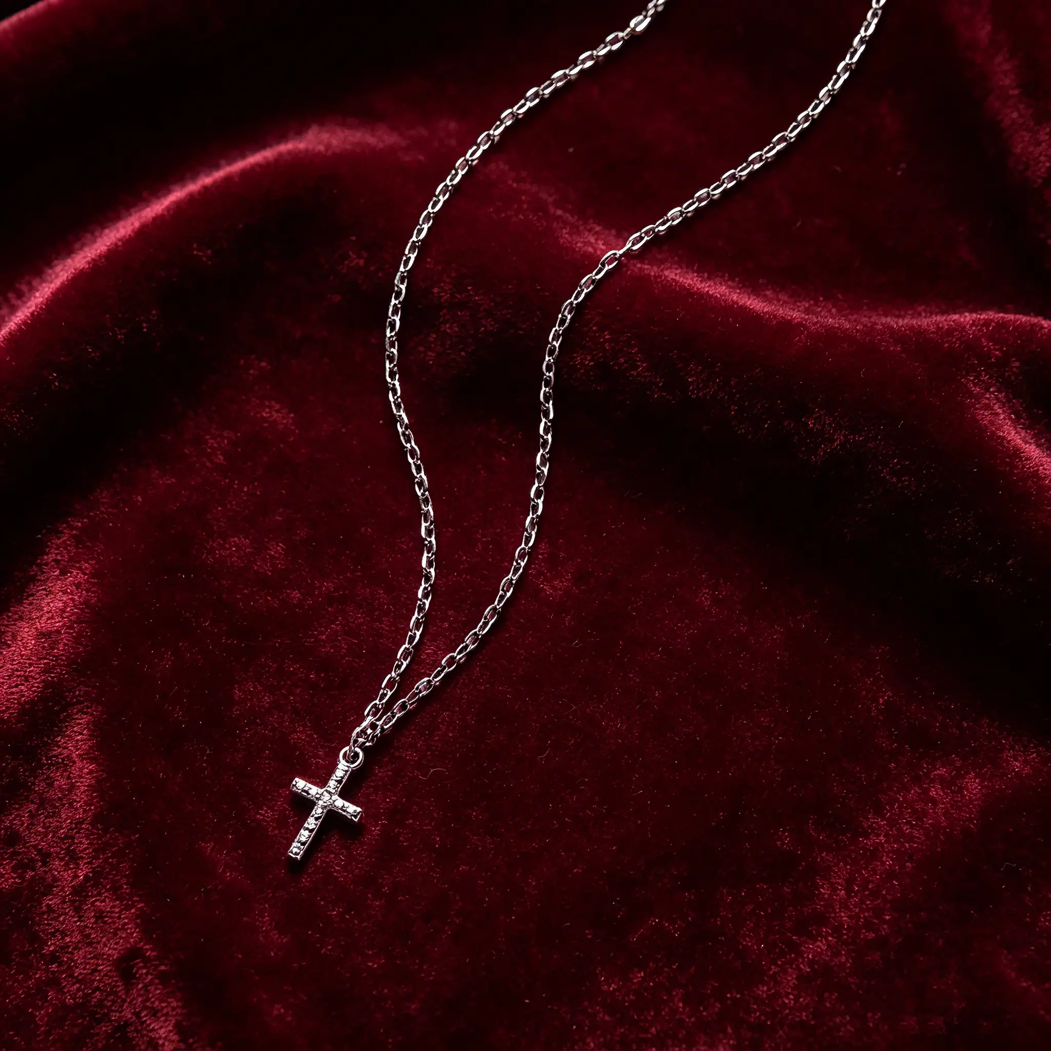 Women’s Anti-Tarnish Gold Cross Necklace - Gold-Plated Our Lady of Guadalupe Pendant with Cubic Zirconia, Catholic Church Jewelry for Female Girl, Ideal Baptismal Gift waterproof cadena con crucifijo exquisite chain, Gold-Plated Backplate Necklaces, Faith