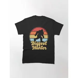 Bigfoot Hunter Funny Bigfoot Believer Gift Cryptozoology Classic T-Shirt