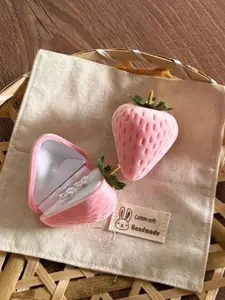 Fun Strawberry Jewelry Box, Ring Necklace Storage Case, Proposal Decoration Box, Perfect Gift for Valentine's Day, Holidays, Parties
