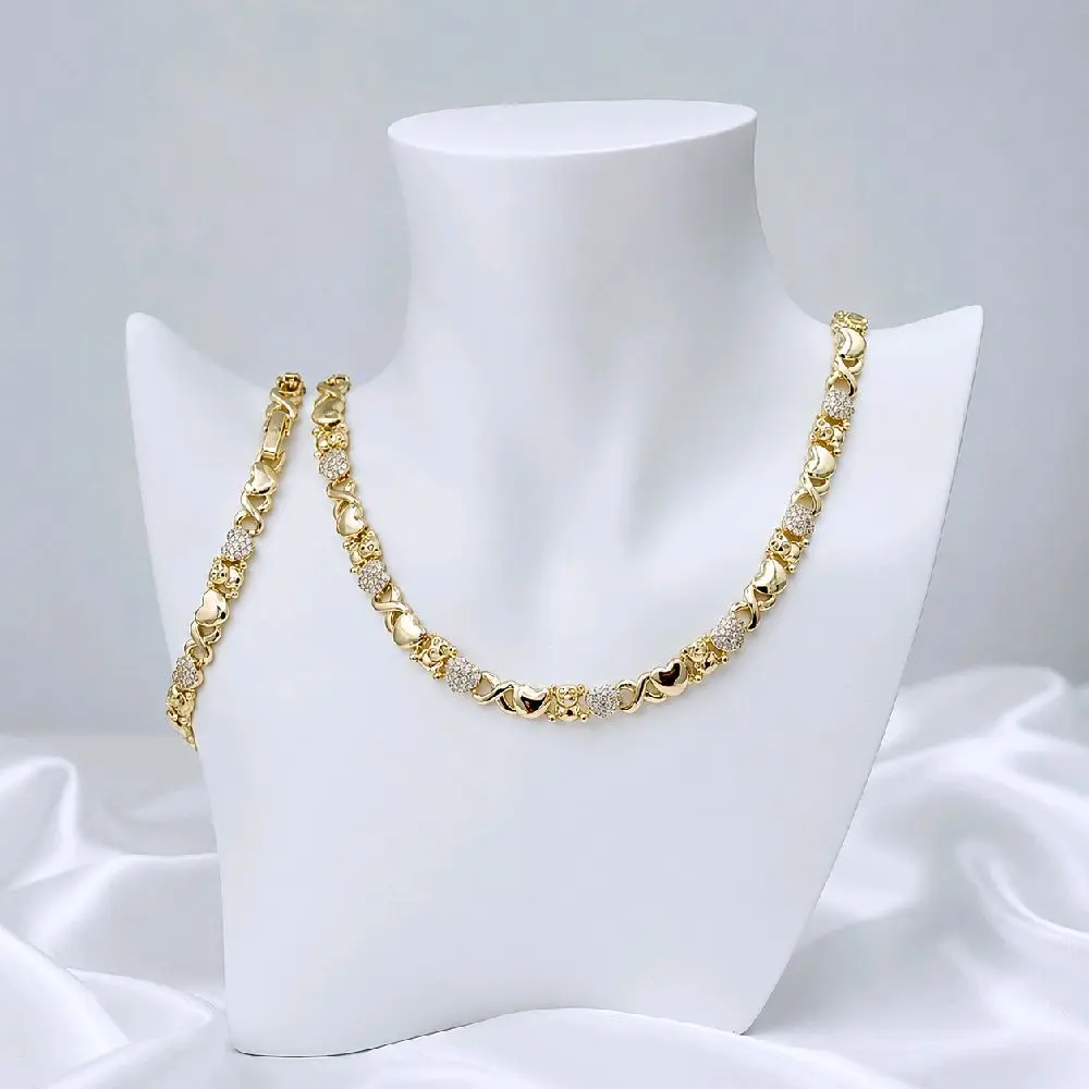 LaYaiBoutique #2142 XOXO set with bear, 14k gold plated, high quality.