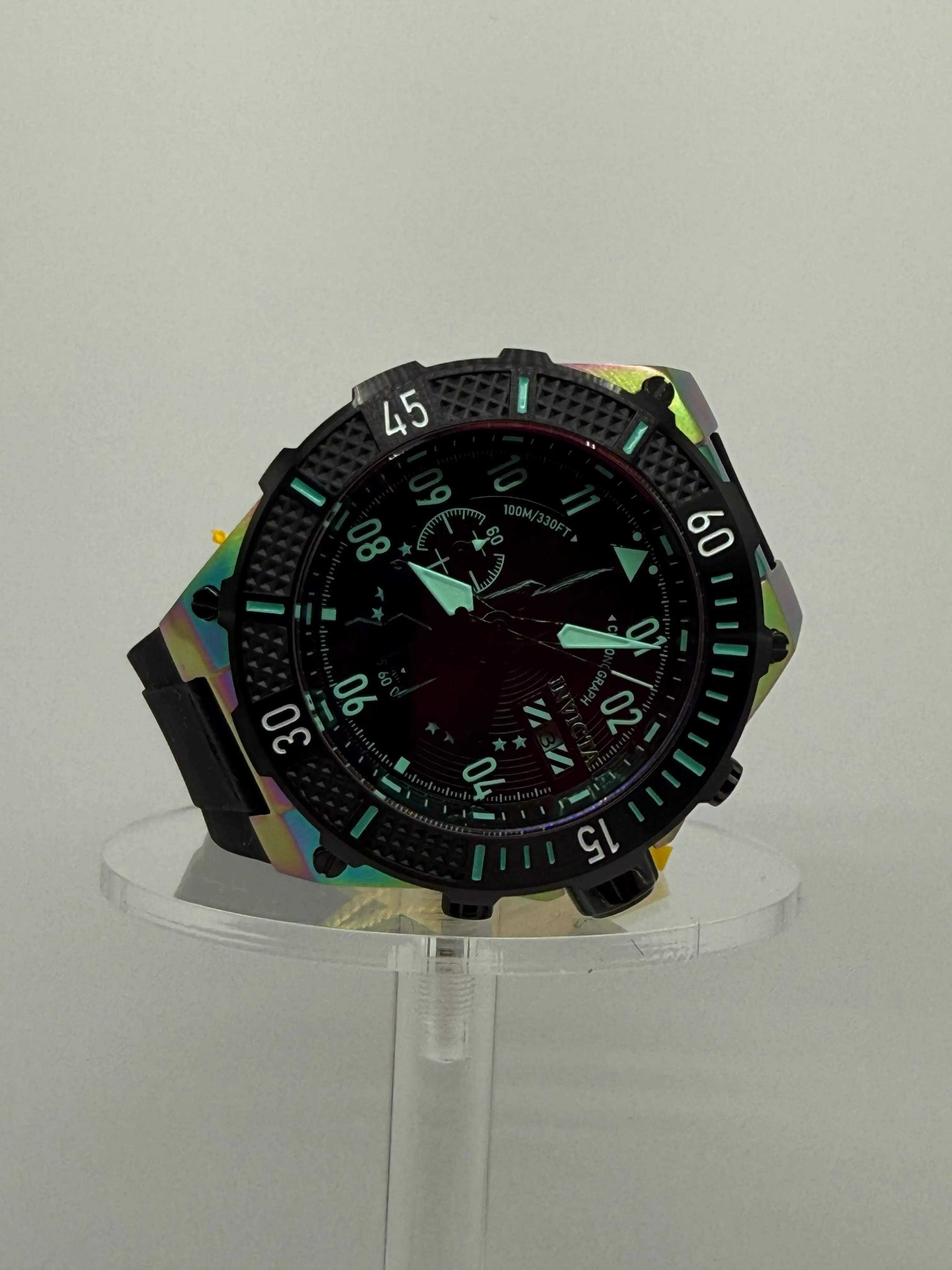 Invicta 39901 Iridescent Case and Crystal