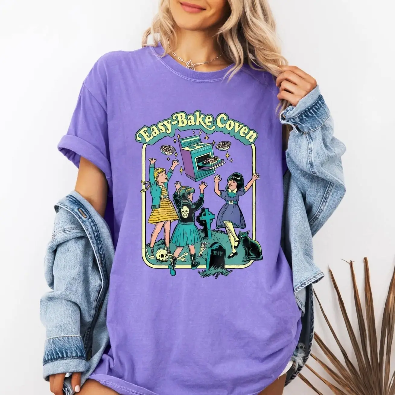Comfort Colors Easy Bake Coven T-Shirt, Oversized 90s Halloween Tee 03YF1