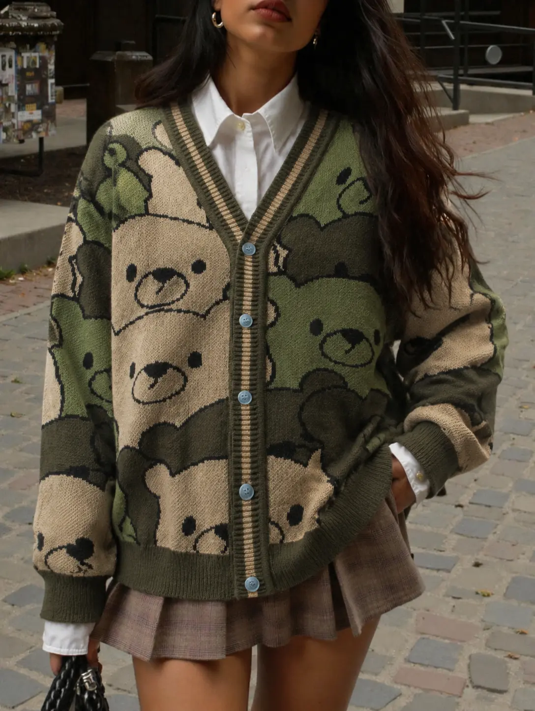 Women's Y2K Oversized Knit Cardigan - Cute Teddy Bear Print V-Neck Button Down Sweater. Cozy Kawaii Fall Winter Outerwear Top. Aesthetic Slouchy Streetwear Graphic Knitwear, Perfect Casual Daily Outfit with Jeans.