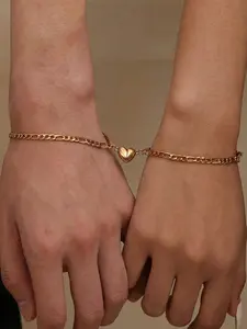 2-piece magnetic heart-shaped couple bracelet set, Couples bracelets, unisex stainless steel wrist bracelets, adjustable birthday gift jewelry