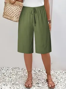 Women’s summer solid-color mid-length shorts—casual and comfortable fit, simple and versatile, stylish for everyday wear.