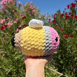Crochet pencil bee-teacher appreciation gifts