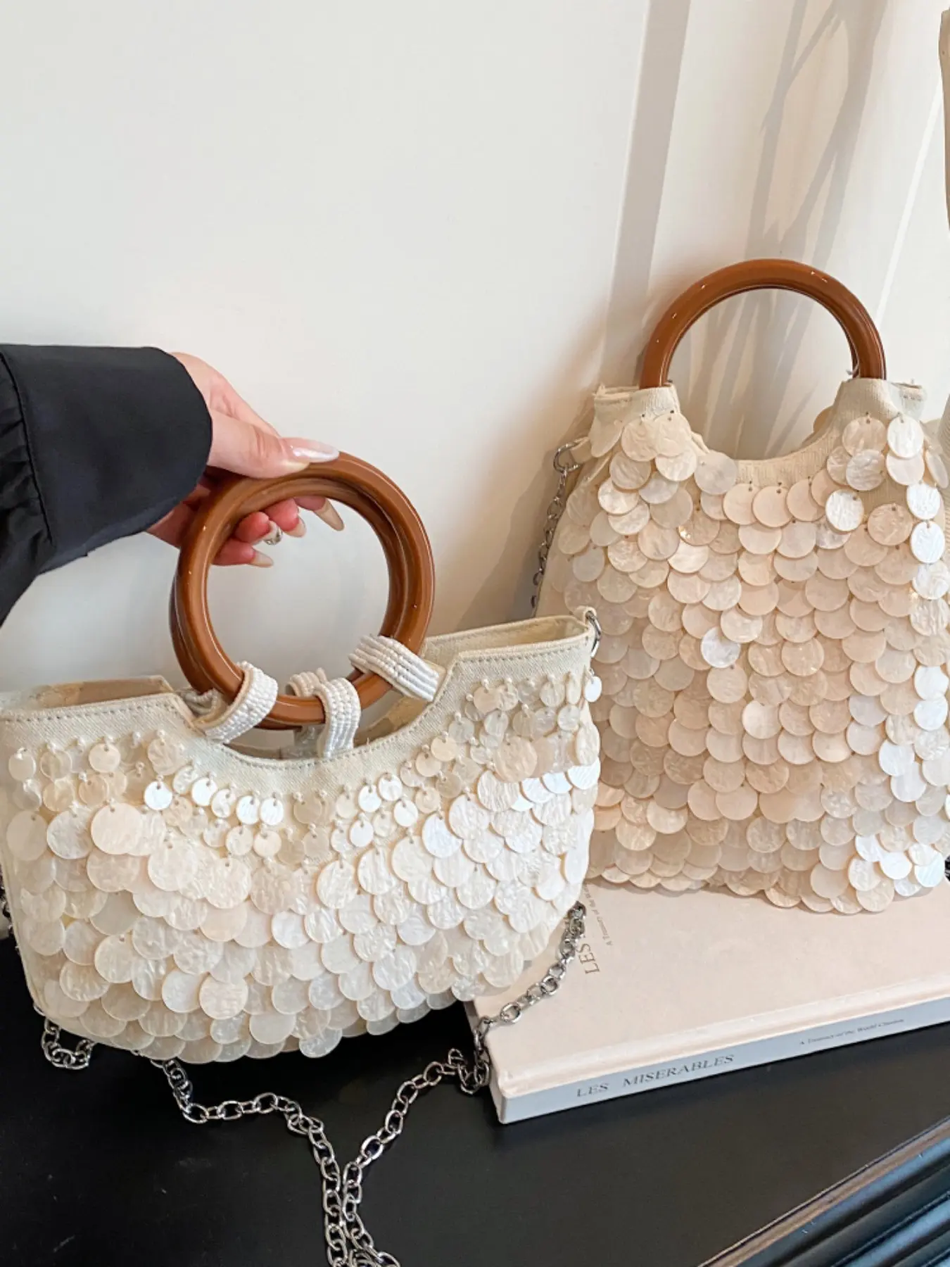 Shell Scale Bag with Bling Filter, Wooden Ring Handle + Metal Chain Crossbody, Fits Phone & Lipstick, Perfect for Dates / Parties / Beach Photos, Fashionable Crossbody Bag