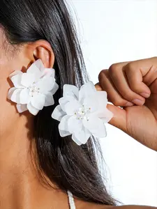 1 Pair of Fashionable Sweet Whitening Handmade Resin Flower Stud Earrings for Women, Elegant and Exaggerated Party Vacation Earrings Resin Jewelry