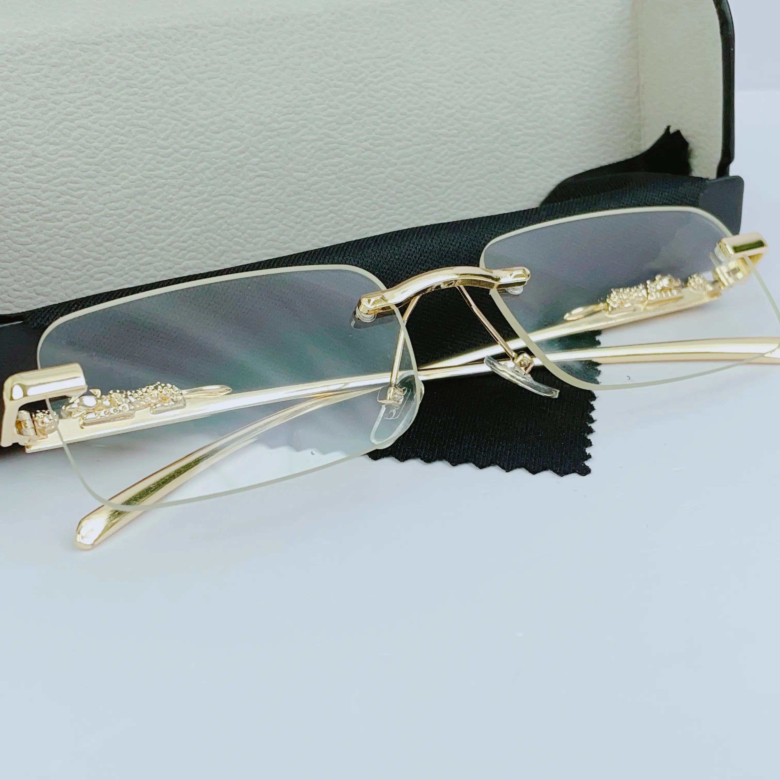 Basic Metal Frame Fashion Eyeglasses for Women & Men, Fashion Eyeglasses for Work, Daily Clothing Decor, Perfect for Student Daily Use