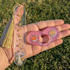 Mushroom Kitty Bookmark and Book Holder Set Gold Flakes with Gold Tassel Pink Glitter Book Holder