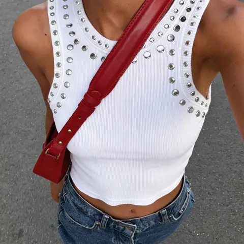 Y2K Style Casual Rivet Decor Trendy Top, Slim-Fit Sleeveless Crop Tank Top, Perfect for Travel & Daily Wear, Summer Womenswear, Streetwear