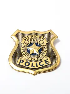 Creative Police Badge Design Brooch, Fashion Alloy Brooch for Women & Men, Brooch Suitable for Backpacks, Jeans, Scarves, Hats Decoration, Trendy All-match & Exquisite Brooch for Birthday Gift