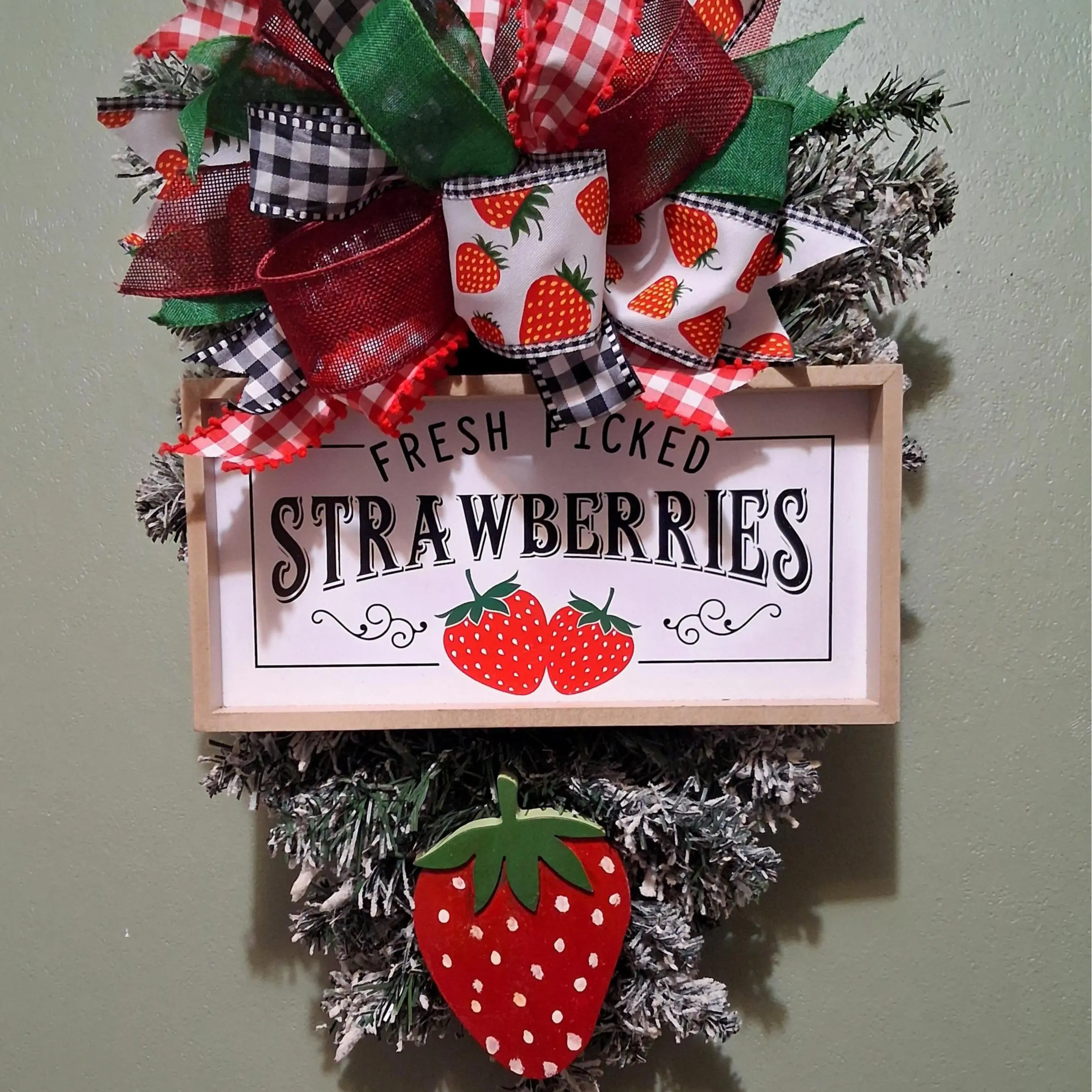 Artificial Strawberry Floral Wreath & Swag, Festive Home Decor Gift for Holiday Parties, Seasonal Front Door Wall Hanging Decoration