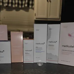 Product Review of [medicube] Affordable Glass Glow Skincare Set | Includes 8 products for Gentle Skin Glow Routine from A**a M**e