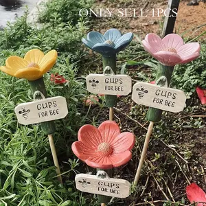 1 Count Flower-Shaped Bee Watering Cup with Floral Design, Durable Resin Garden Cup for Beekeeping, Butterfly Feeders and Pathway Decoration, Attracts Pollinators, Decorative Outdoor Yard Décor for Gardens, Farms and Parks