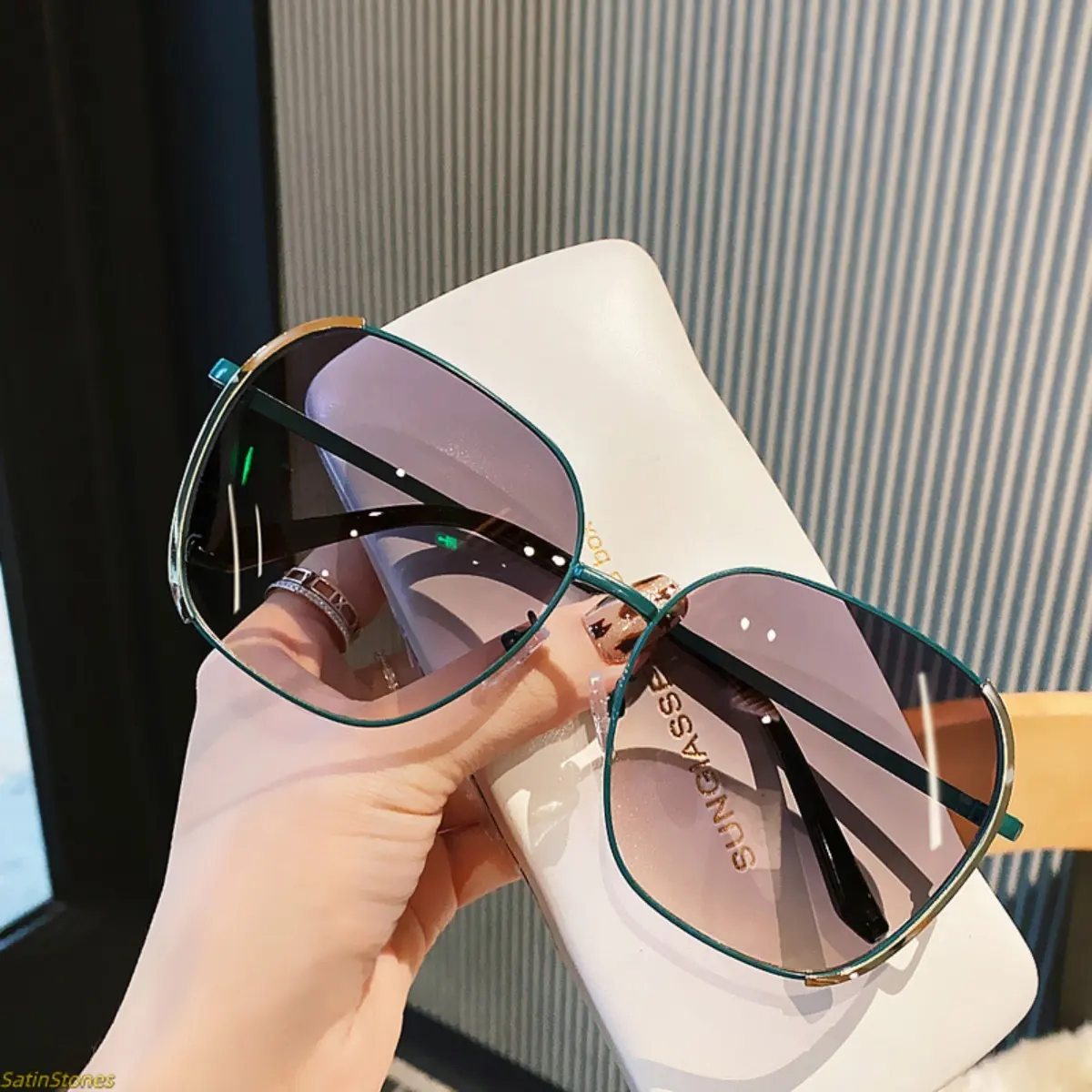 2026 New Women's Oversized Semi-Rimless Metal Sunglasses - Anti-UV, Blue Light Blocking Natural Lens, PA Plastic Frame, Celebrity-Inspired Eyewear, Anti-Uv Women's Sunglasses, Celebrity-Inspired Women's Sunglasses