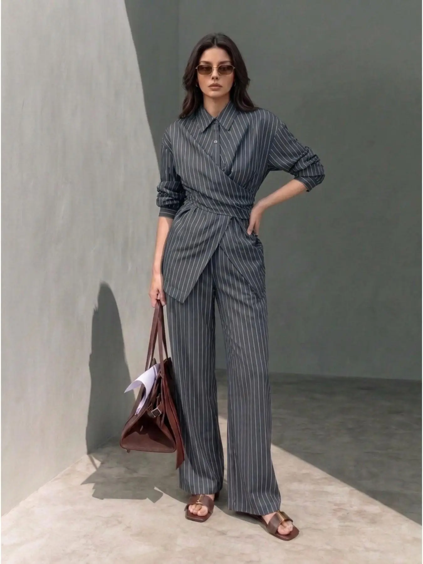 Women's Elegant Lapel Long-Sleeve Striped Jumpsuit - Waist-Cinched, Slim-Fit Single-Piece Outfit for Office, Daily Commute Business Casual Workwear Dress Chic Elegance Womenswear