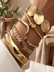 5pcs Vintage Luxe Geometric Design Wide Metal Bangle Set, Perfect for Daily Wear & Gifting, Elegant Jewelry Collection