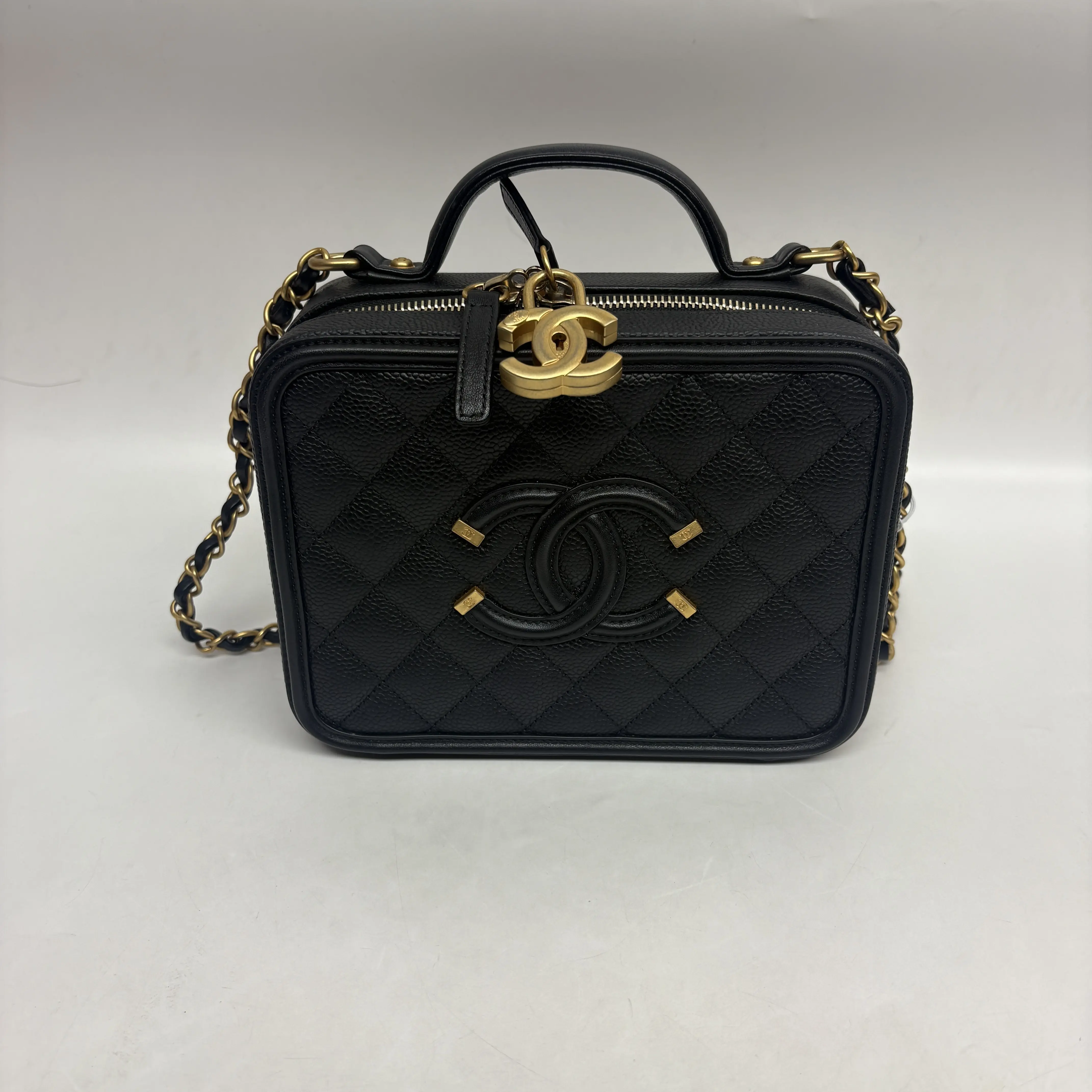 Pre-owned Caviar Crossbody Bags Chanel Medium Filigree Vanity Bag in Black Caviar, Black Trim