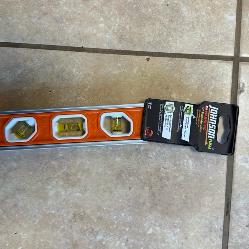 Johnson Level 9-in Magnetic Torpedo Level