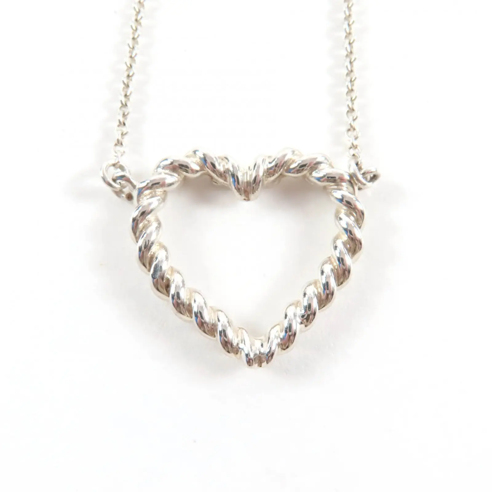 Pre-owned Tiffany & Co. Sterling Silver 925 (Ag925) Small Leather Goods Tiffany&Co. Heart Twist 925 Necklace