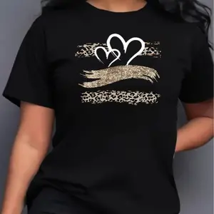 Curated Weekend Style Essentials - From Daytime Casual to Night Out with Textured Heart Tees,Sports T-shirt, Seasonal Casual Short-Sleeved T-shirt, Basic Undergarment, Loose-Fitting and Comfortable.