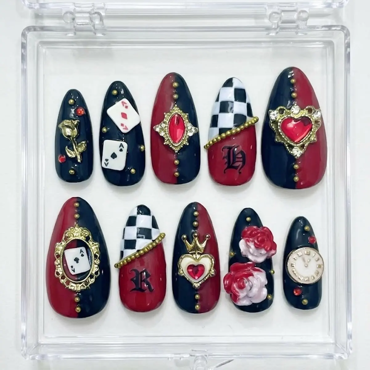 Gothic Queen Press-On Nails Set, Red-Black 3D Playing Card Casino Royal Heart Design, Reusable False Nails for Beauty Decoration