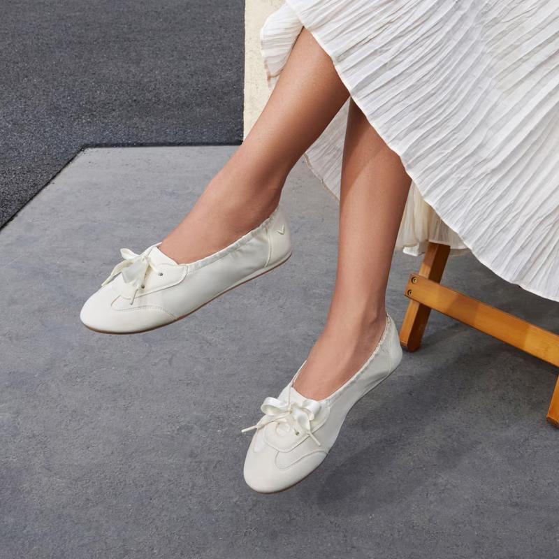 VIVAIA Women’s Round-Toe Satin Sneakerina Sneakers: Elastic No-Rub Back & Anti-Slip Heel, Ultra-Lightweight 169g Ballet Flats, Durable Grippy Outsole & Suede-Like Insole for All-Day Comfort （YANKA)