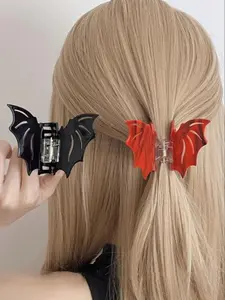 1 piece of women's Halloween element black red gothic punk dark bat claw clip with acetic acid effect, suitable for Y2K hairstyle, unique bat shaped fashionable hair accessory