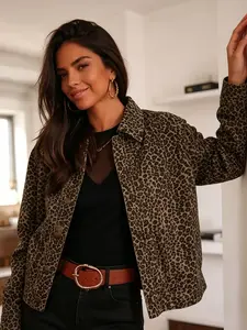 Plus size women's fashion beige leopard print lapel cropped jacket, suitable for spring and summer, perfect for daily commuting, street dates, casual gatherings, and various occasions