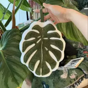 Creative Leaf Bathroom Hand Towel with Hanging Design, Absorbent Material Towel for Bathroom Kitchen and Dining Use, Bathroom Accessory