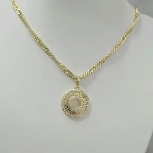 Elegant Twisted Chain with Round Pendant 19 Inches High-Quality Water-Resistant Laminated for Daily Use
