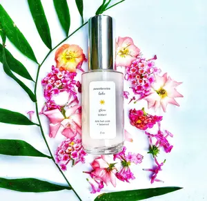 GLOW TONER. AHA acids + seaweed . Brightens, gently exfoliates + nourishes
