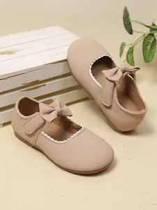 Cute Girls Mary Jane Ballet Flats with Bow, Comfortable Dress Shoes for School Parties and Weddings, Adorable Design for Little Princesses