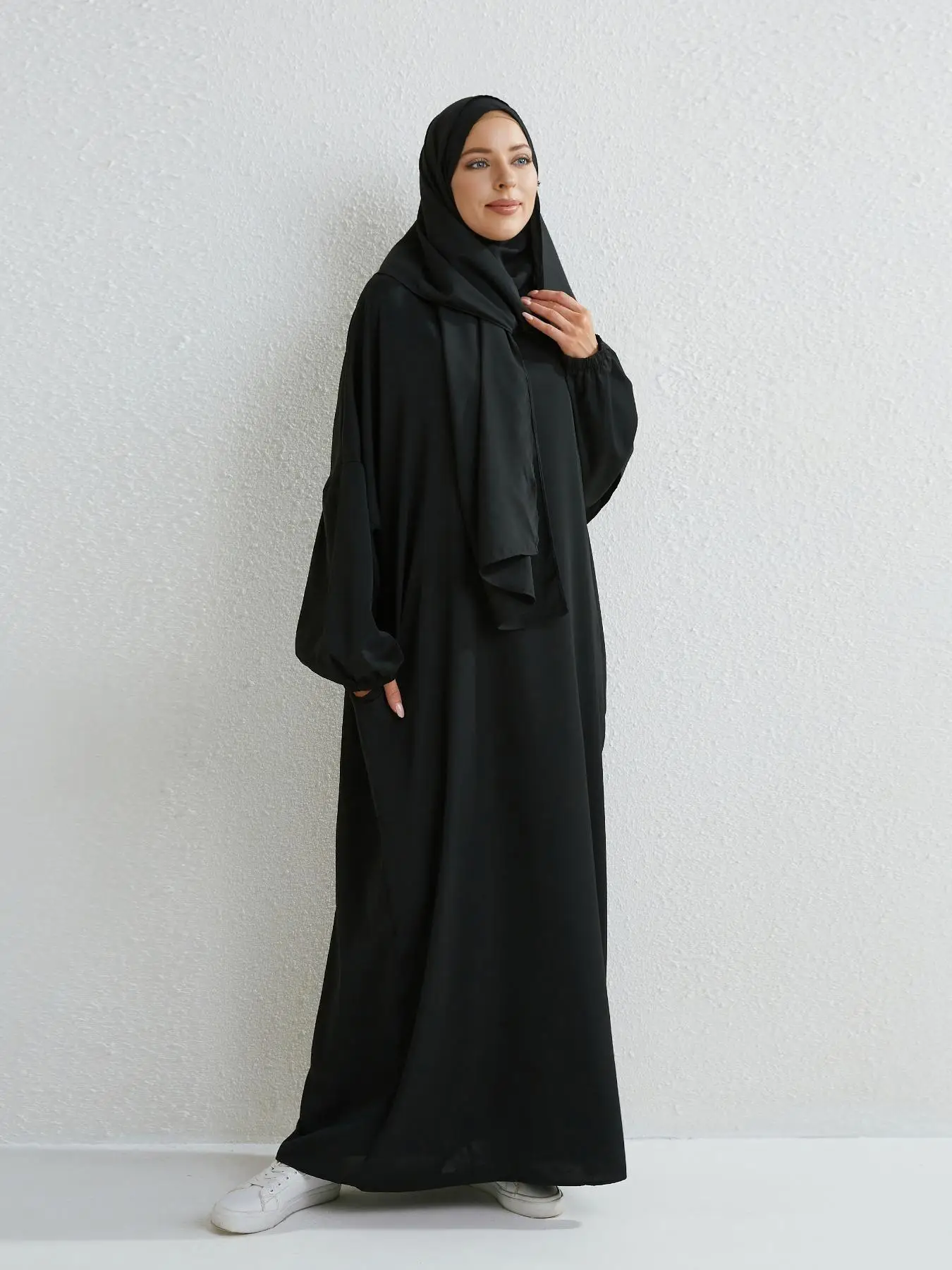 Women's Solid Bishop Sleeve Pocket Kaftan with Integrated Hijab, Modest Casual Long Arabic Dress, Women's Islamic Clothing for Spring & Fall