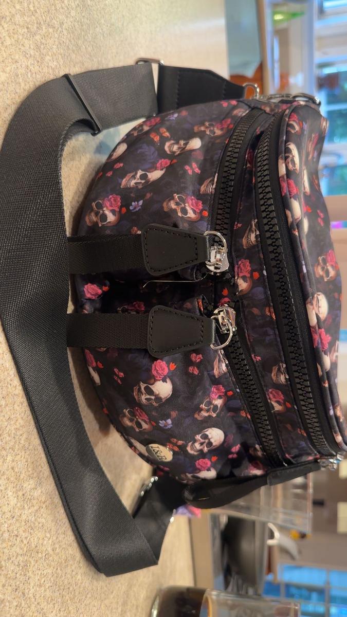 Item: Blooming Skulls