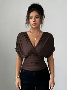 A women's solid color fashionable elegant hot girl style deep V-neck ruffled shoulder waist-cinching top, suitable for summer, daily commuting, casual wear, and vacation.