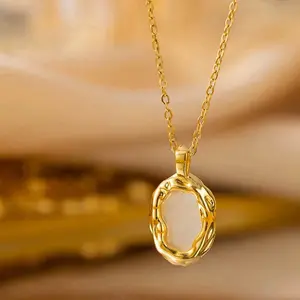 Isla Shell Pendant Necklace – 18K Gold Plated Stainless Steel