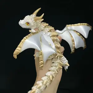 Flying Dragon Statue, Flexible Wings, Mixed Color Plastic, Desktop Decoration, Birthday Gift for Teens & Adults, Collectible Model, Collectible Room Decor